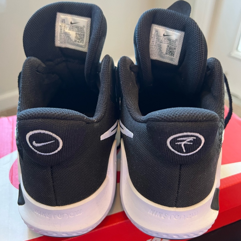 Nike Black and White Athletic Sneakers - Picture 5 of 7